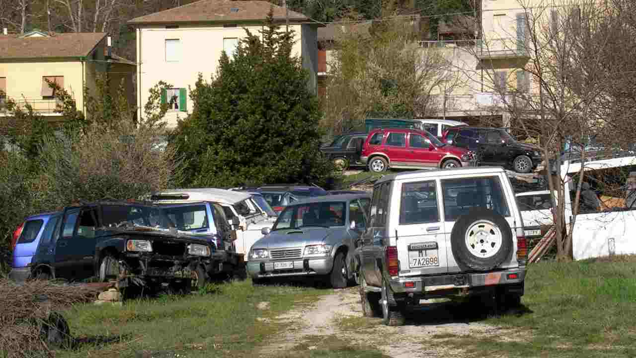 Un rivenditore di auto usate denunciato