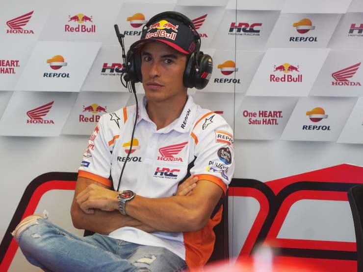 Marc Marquez nel paddock: anno complicato per lui e la Honda 24 novembre 2022 fuoristrada.it