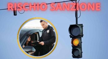 Semaforo giallo, cosa succede se passi? La sanzione é più pesante di ciò che si crede