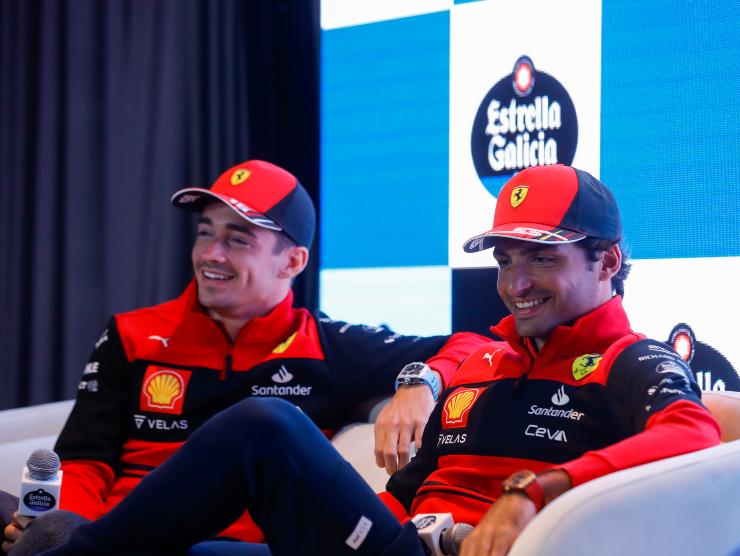 Charles Leclerc e Carlos Sainz: lo spagnolo ex McLaren non intend ein alcun modo fare da secondo al monegasco 23 novembre 2022 fuoristrada.it