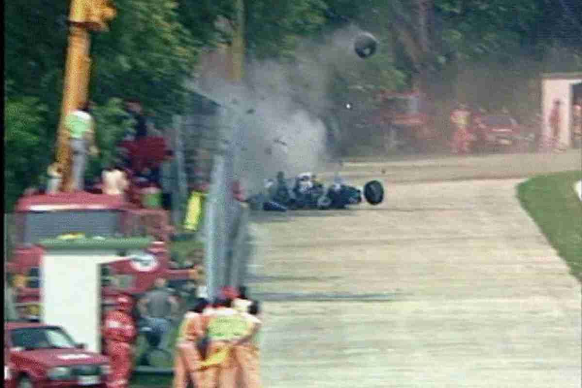 L'incidente in cui morì Ayrton Senna (web source) 19.12.2022 fuoristrada