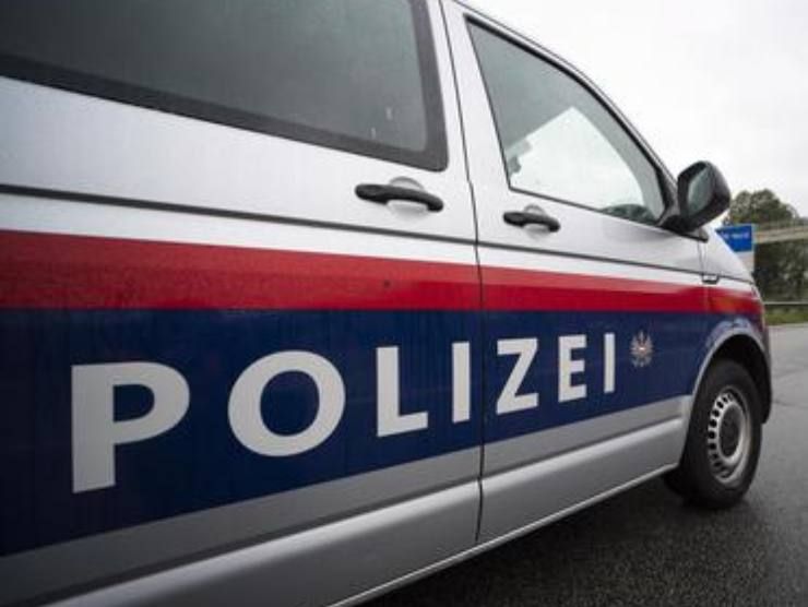 Polizia austriaca (Ansa) 11.12.2022 fuoristrada