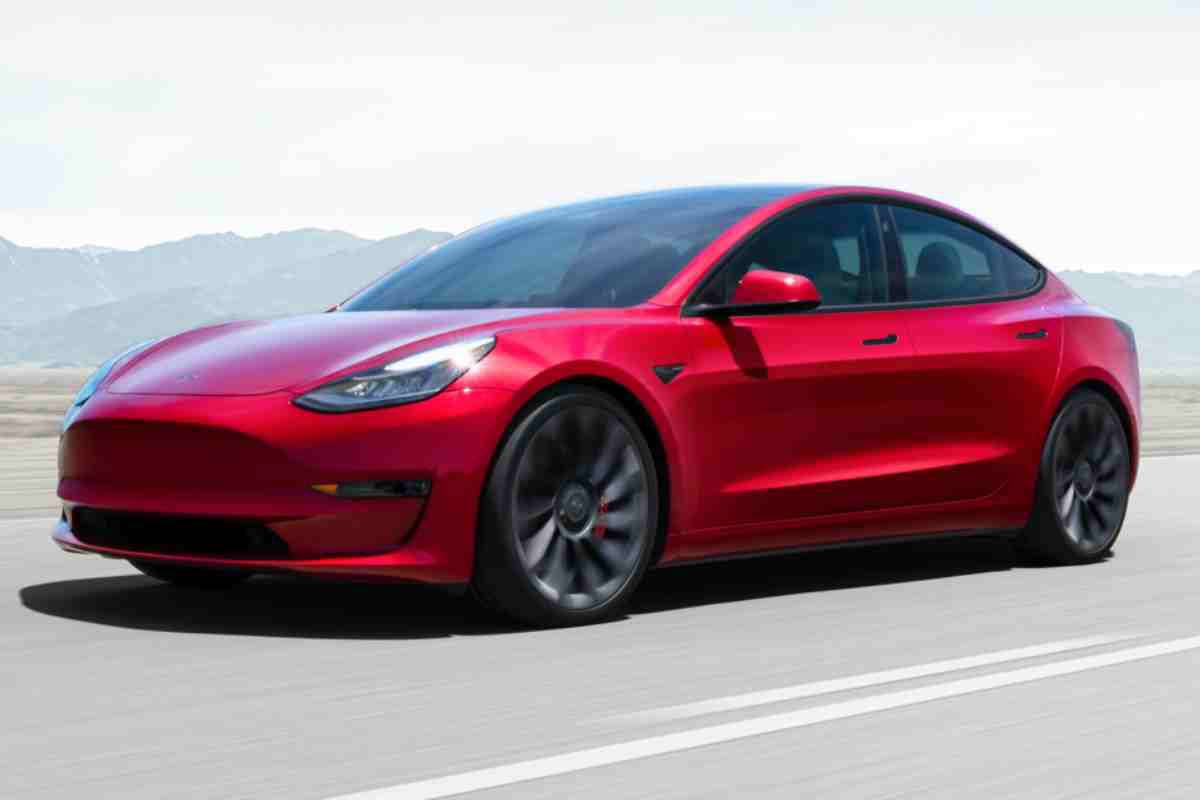 Tesla Canva 05_12_22. Fuoristrada