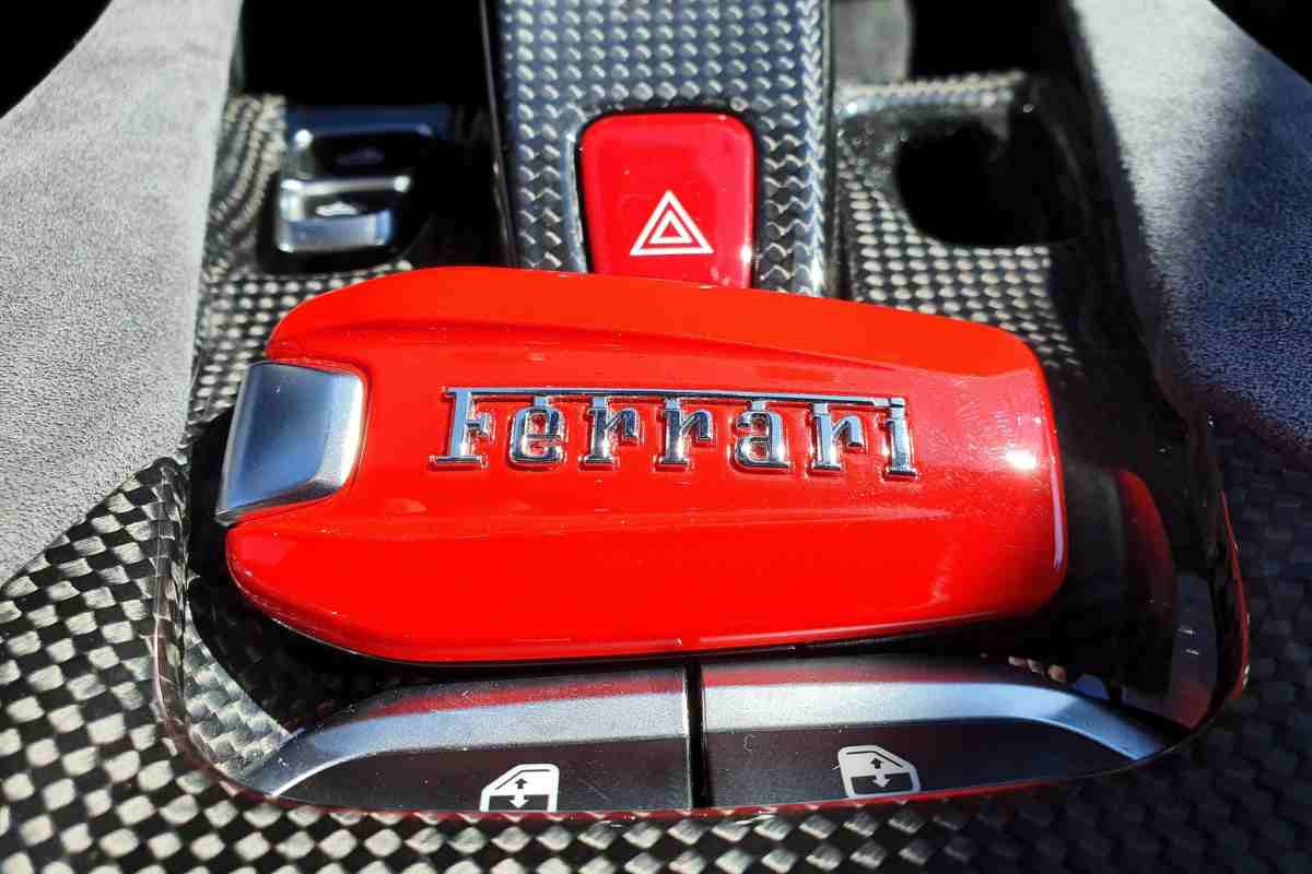 Ferrari, avvistato su strada il nuovo prototipo - Fuoristrada.it