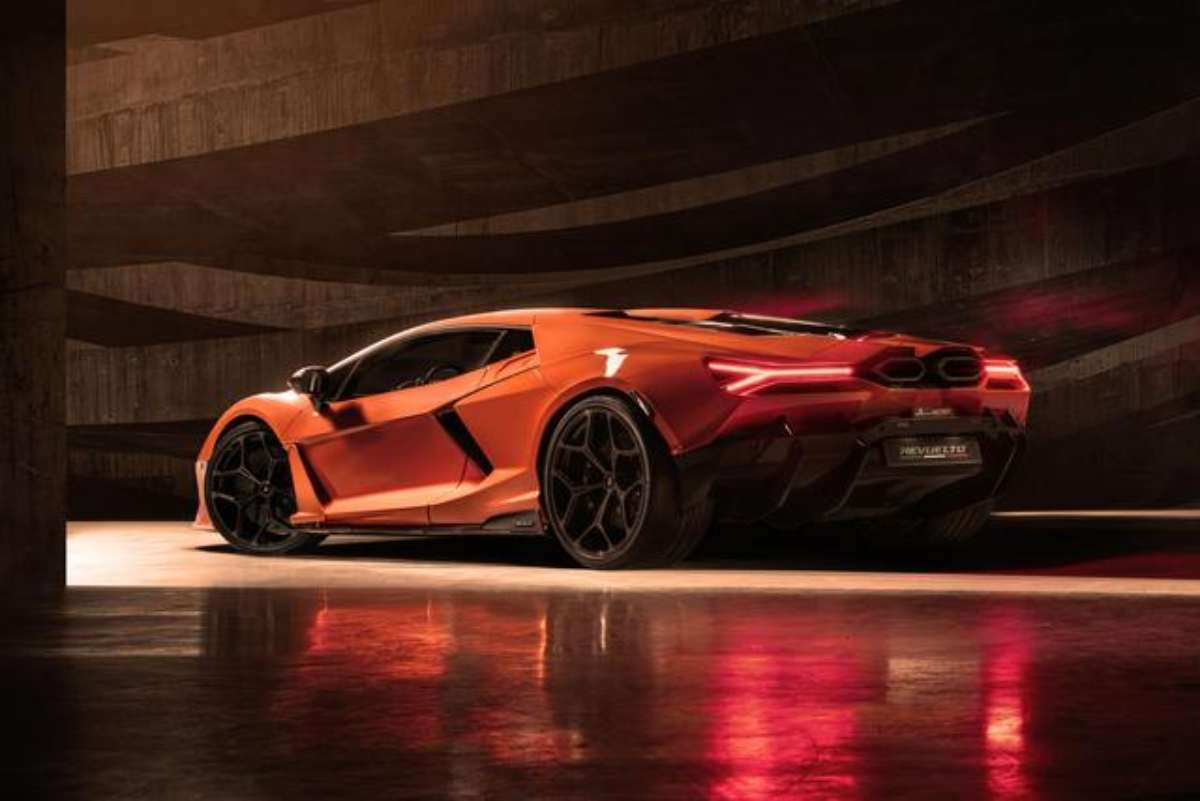 Lamborghini Revuelto, l'hypercar alla massima potenza 