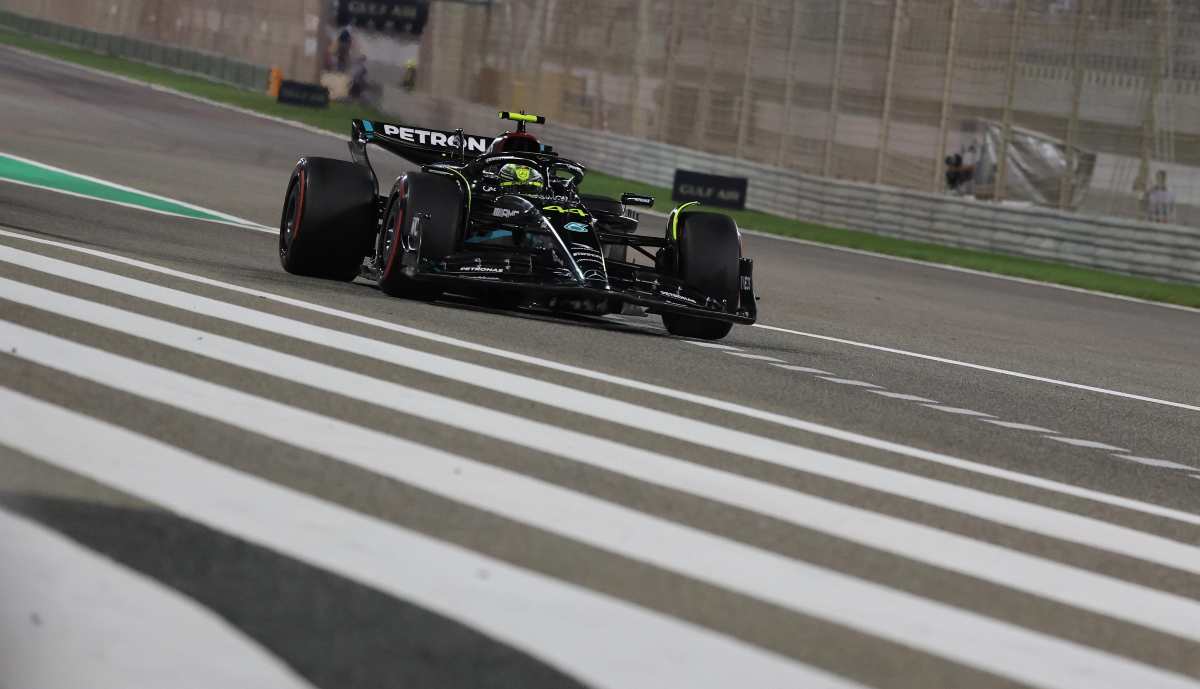 Lewis Hamilton Mercedes scintille