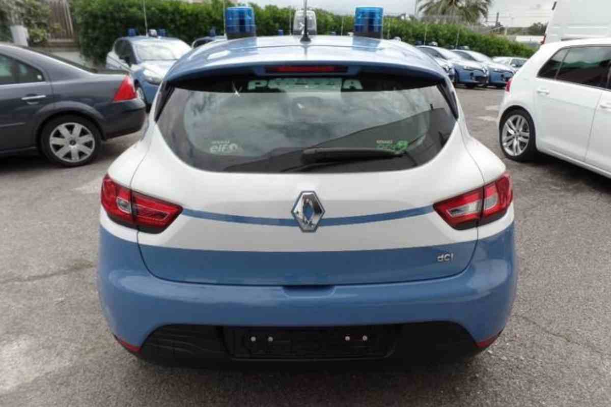 Ruba auto polizia 3032023 Fuoristrada.it