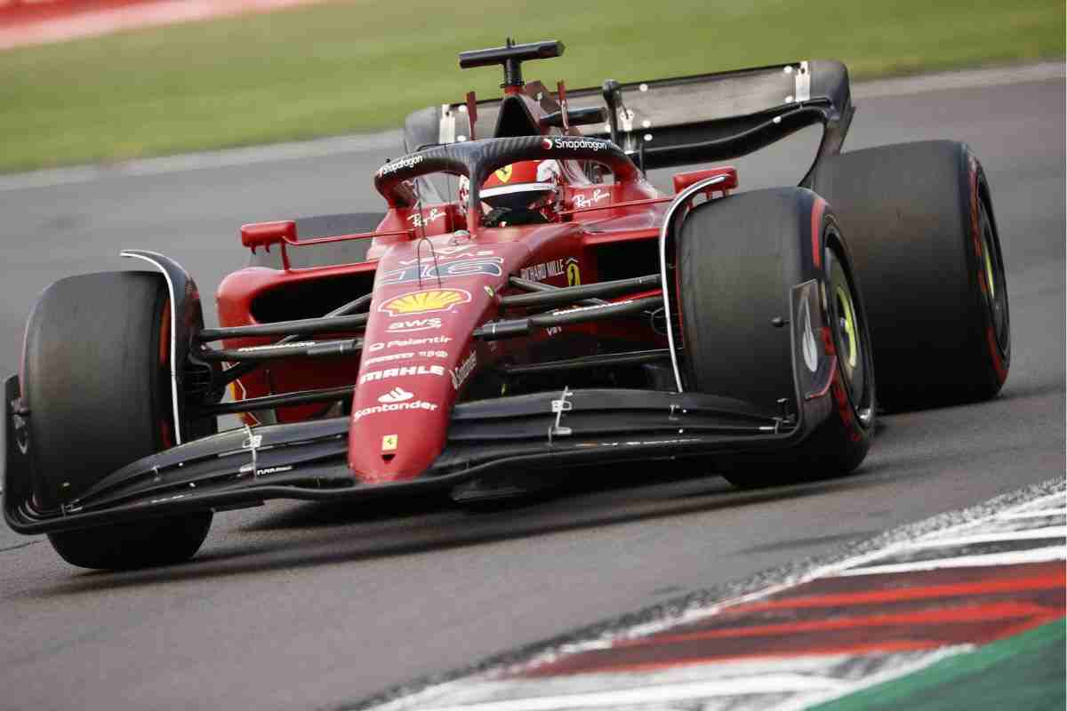 Charles Leclerc pista Ferrari