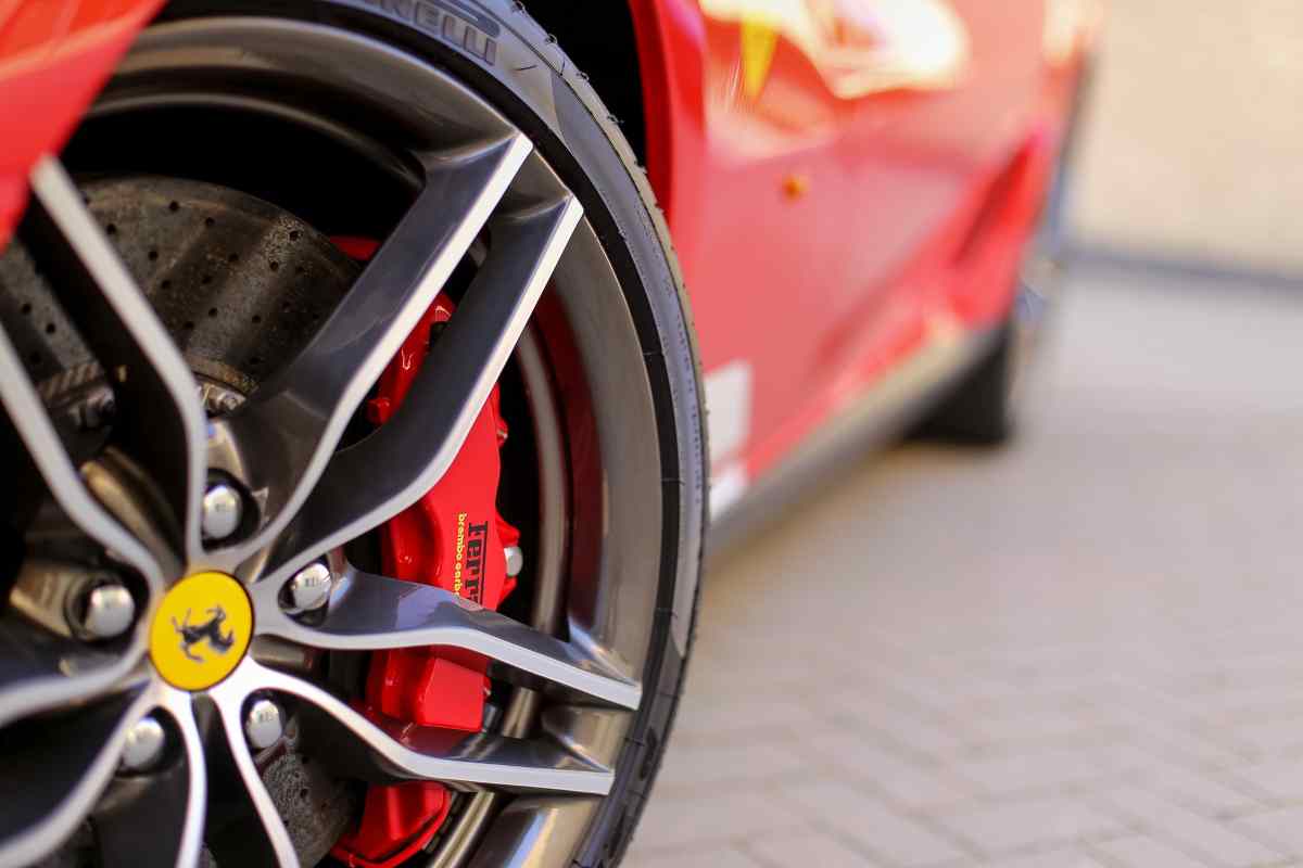 Ferrari (fuoristrada.it - Pixabay)