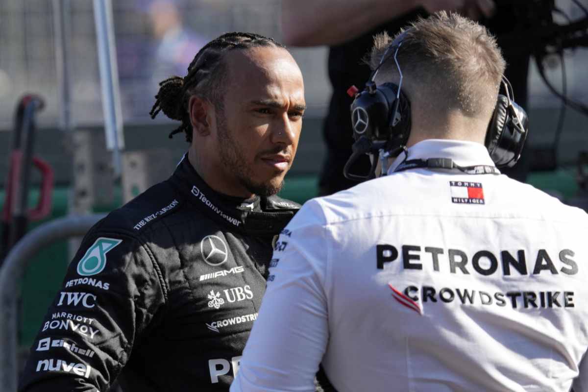 Lewis Hamilton deluso