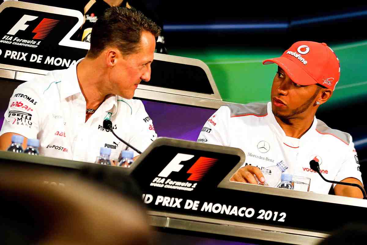 Lewis Hamilton e Michael Schumacher, duello pari