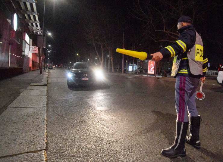 posto di blocco polizia stradale