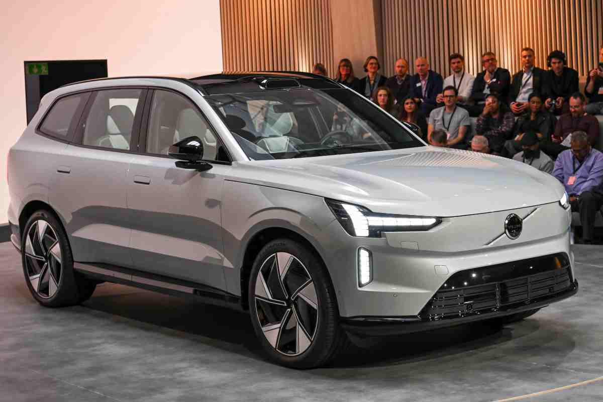 Volvo suv elettrico