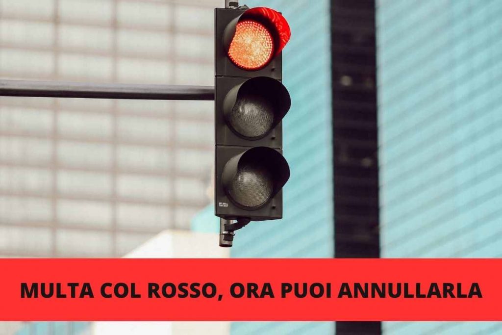 Multe, che stangata se passi col semaforo rosso: i casi in cui vengono