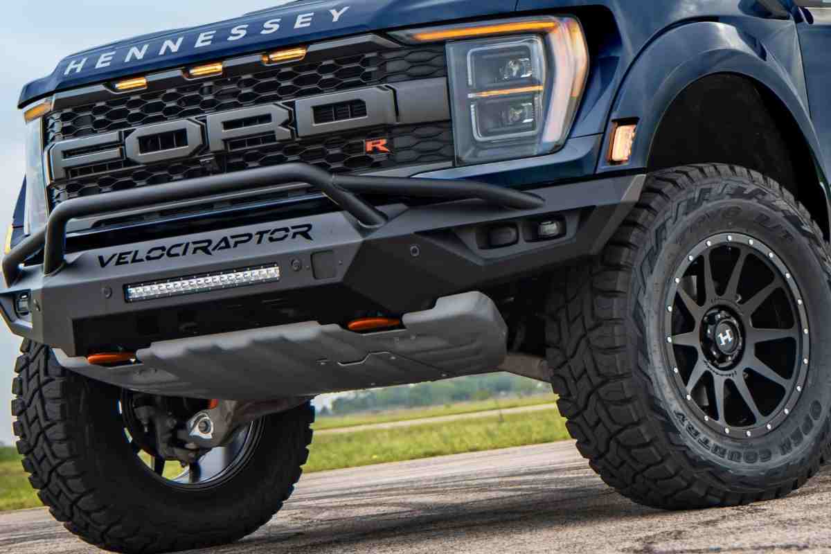 Hennessey Velociraptor, misure impressionanti e potenza sotto controllo
