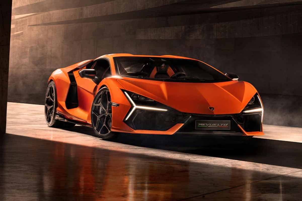 Lamborghini Revuelto anteprima