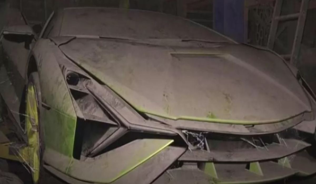 Lamborghini supercar abbandonate