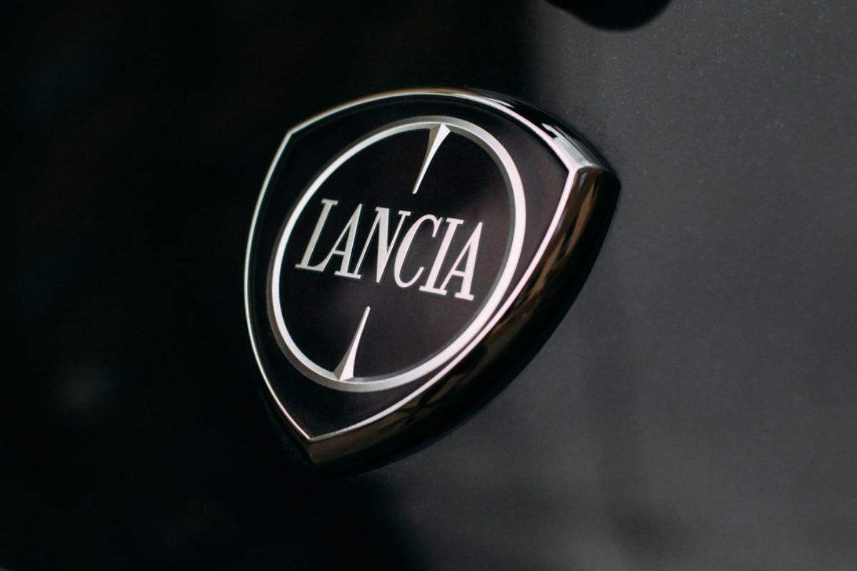 auto Lancia logo