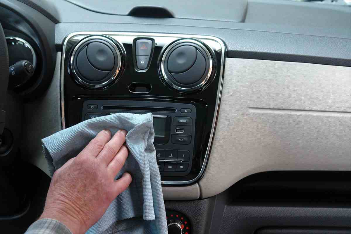 Muffa in auto pericolo