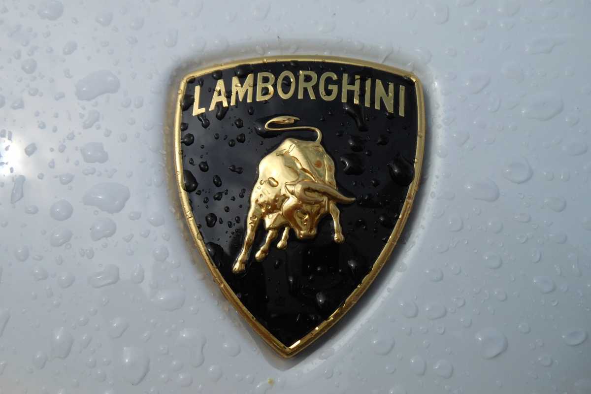 Lamborghini schianto in auto