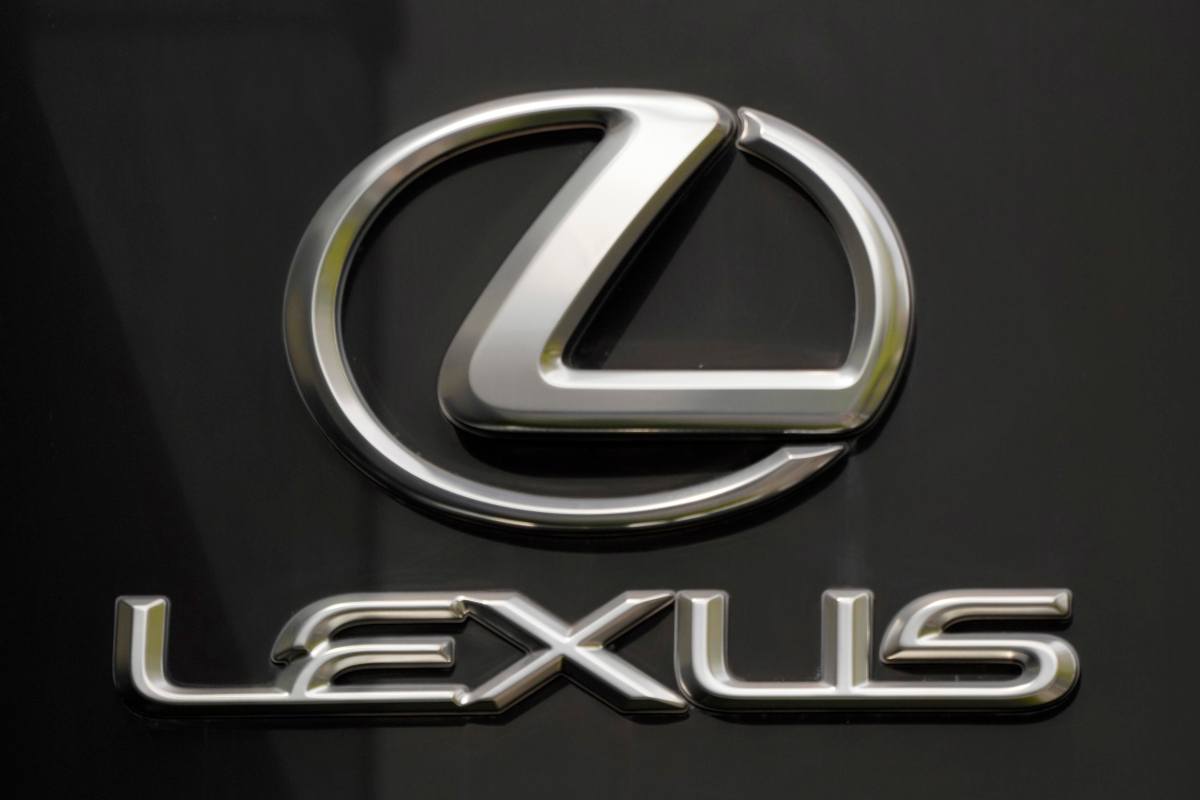 Lexus, primo Suv economico