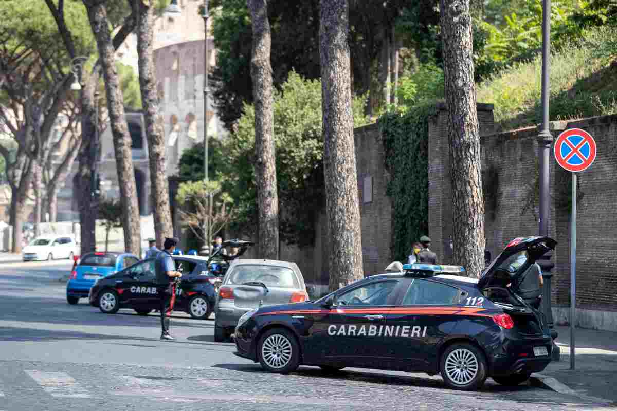 fermati al posto di blocco