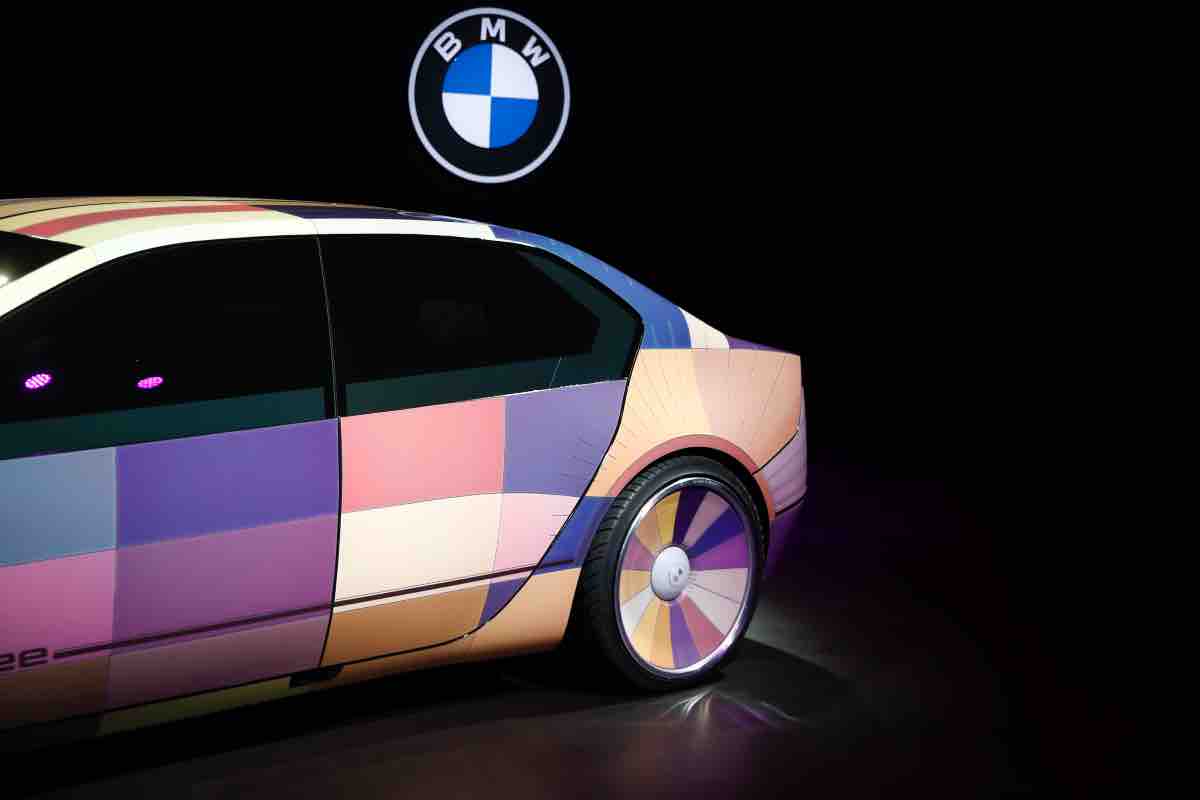 Scontro BMW-Mercedes sull'elettrico