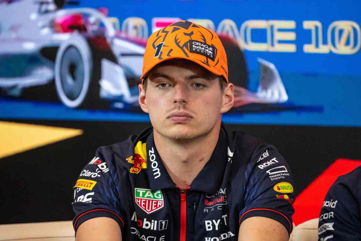Hamilton "contro" Verstappen