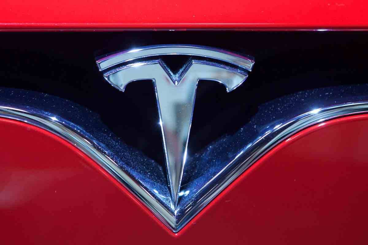 tesla supercar superprezzo