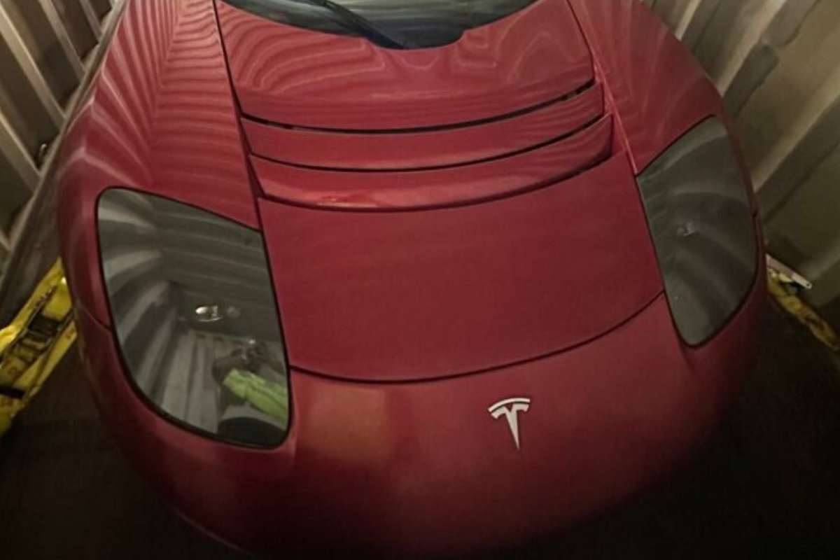 tesla roadster cina
