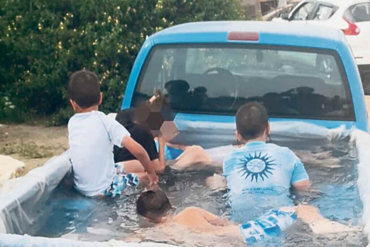 Auto che diventa piscina