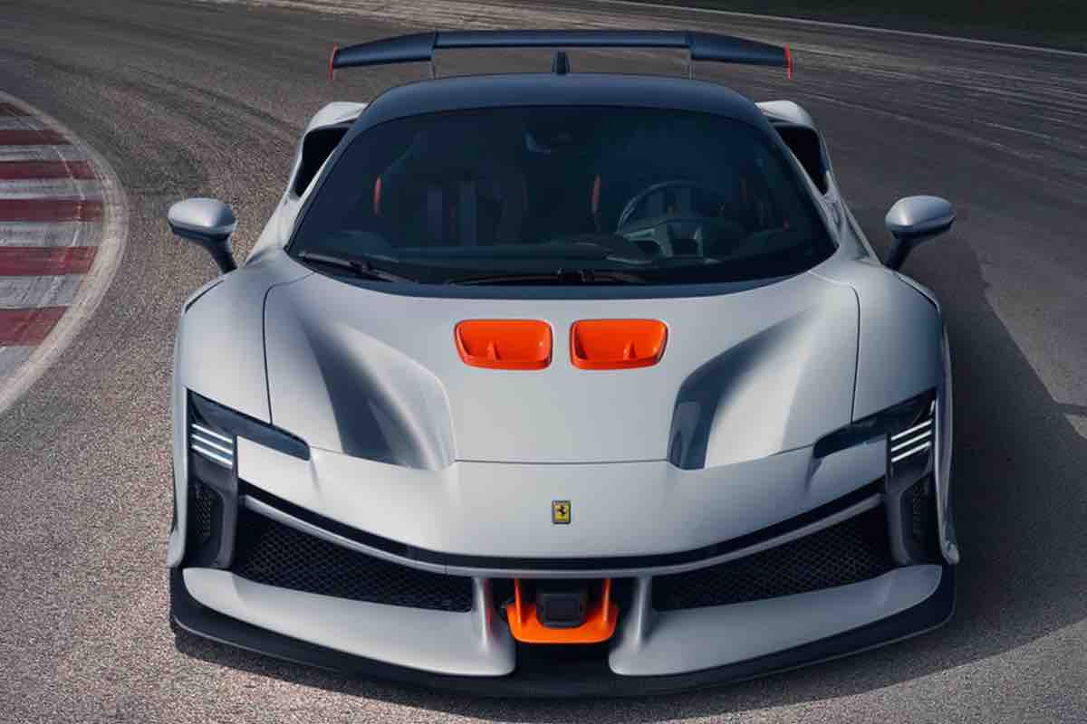 Ferrari presenta il nuovo bolide: le caratteristiche