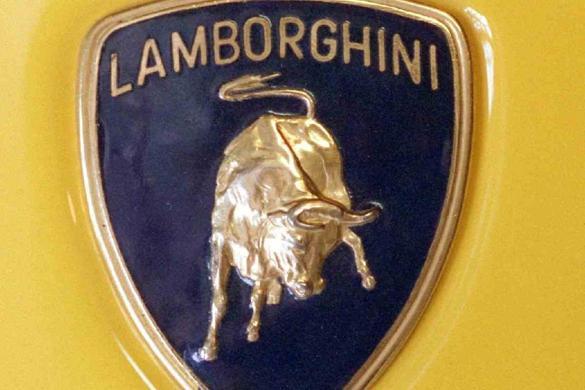 La Lamborghini sfida apertamente la BMW