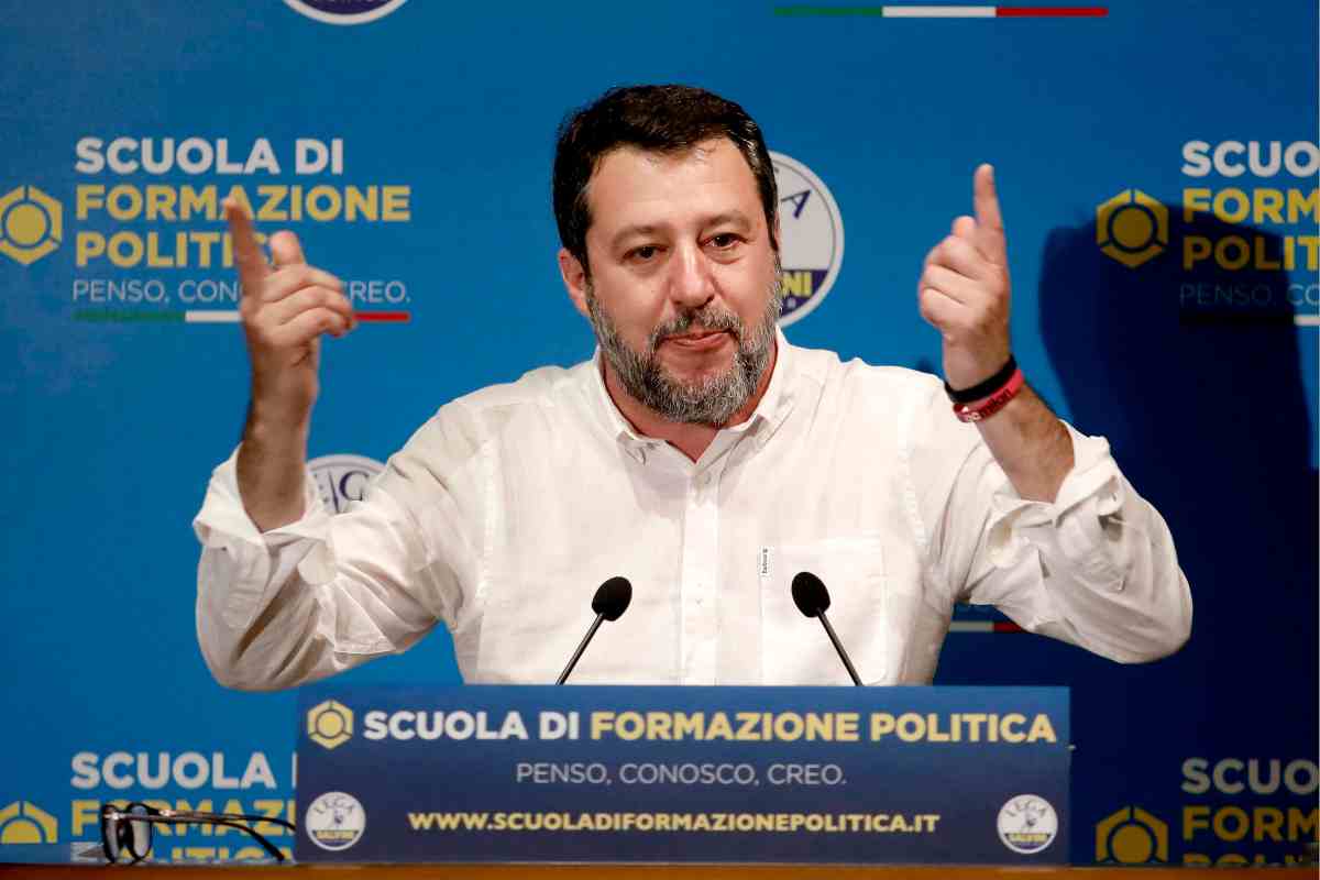 matteo salvini fiat 500