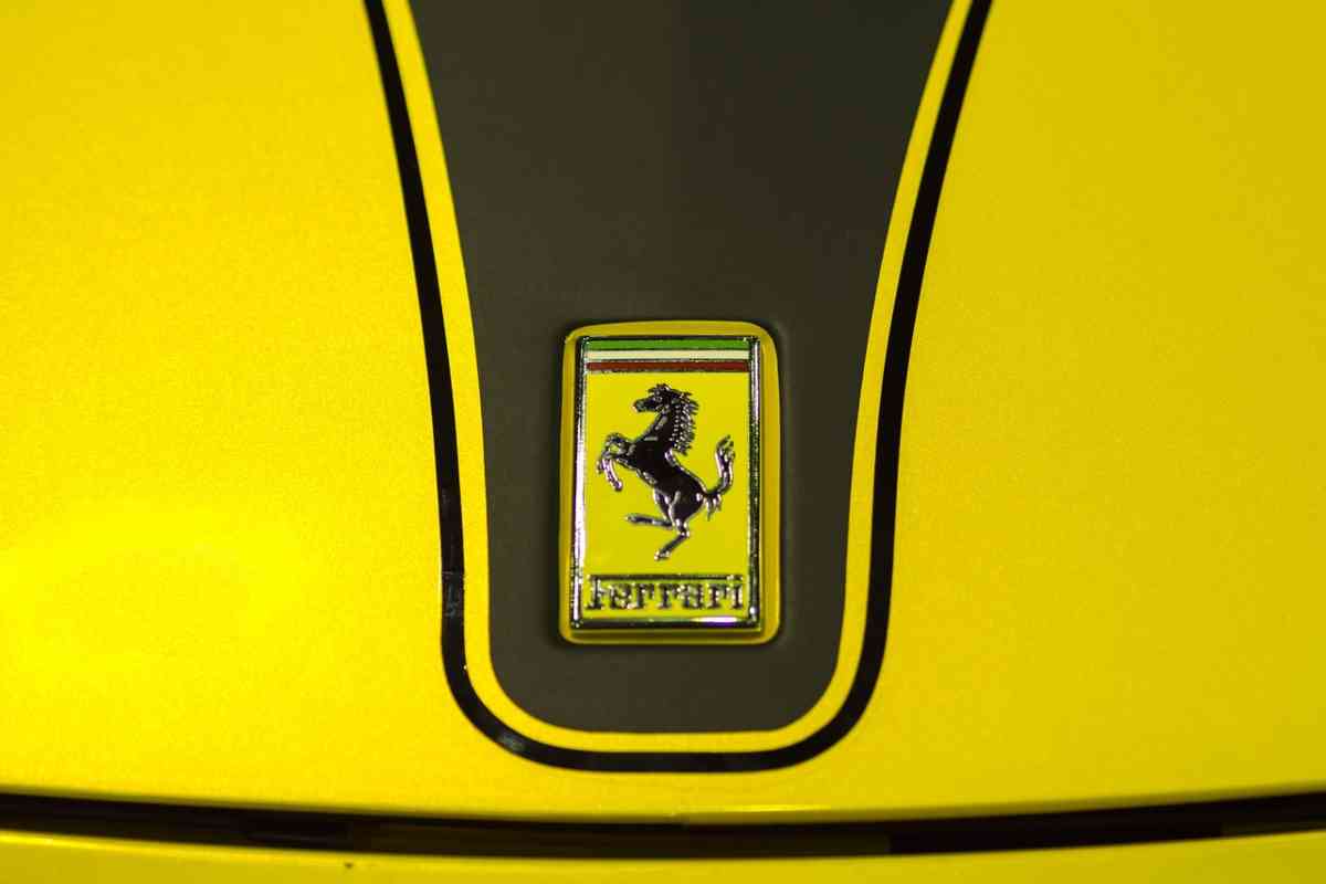 Ferrari purosangue 20mila euro