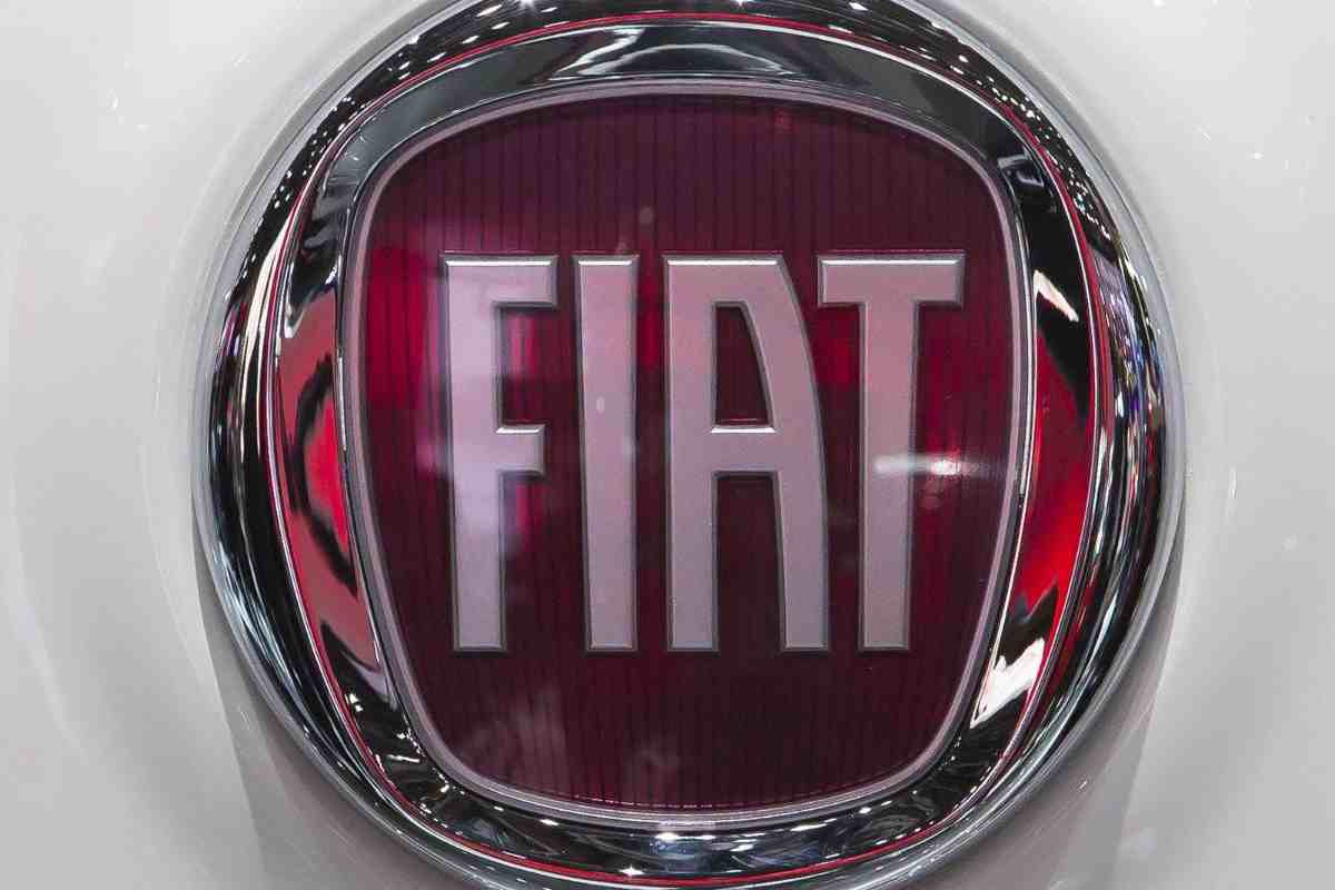 fiat niente più auto grigio