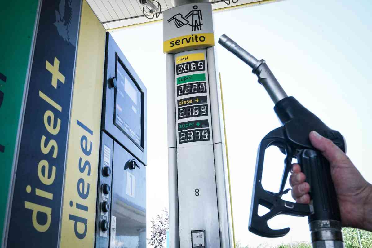 Prezzo benzina clamorosa novità