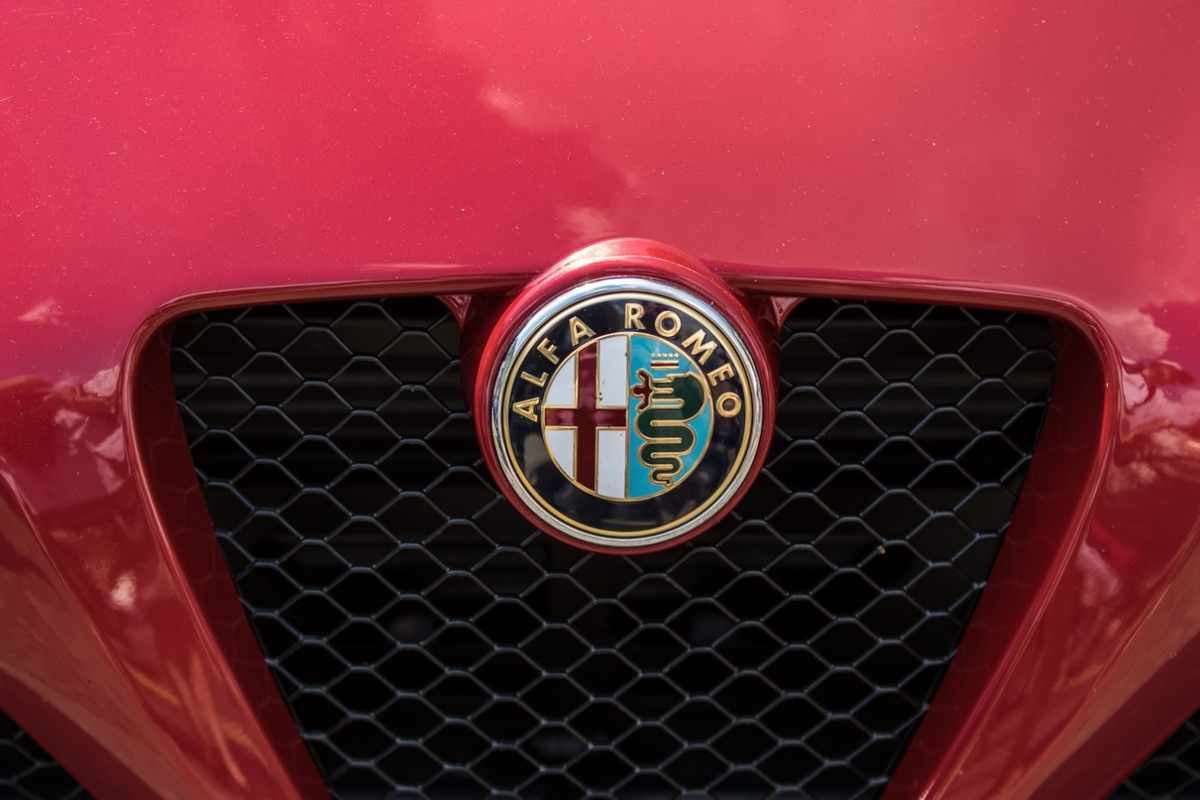 presentazione supercar alfa romeo