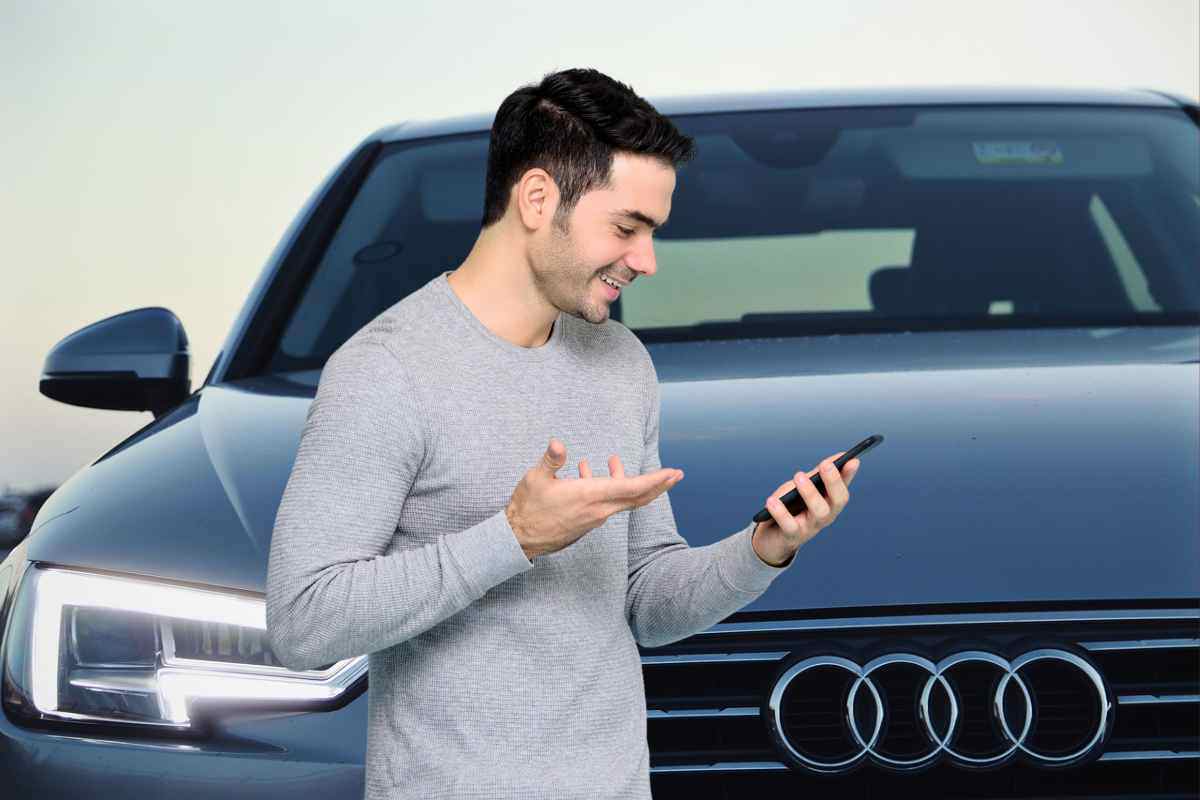 Audi, addio agli smartphone