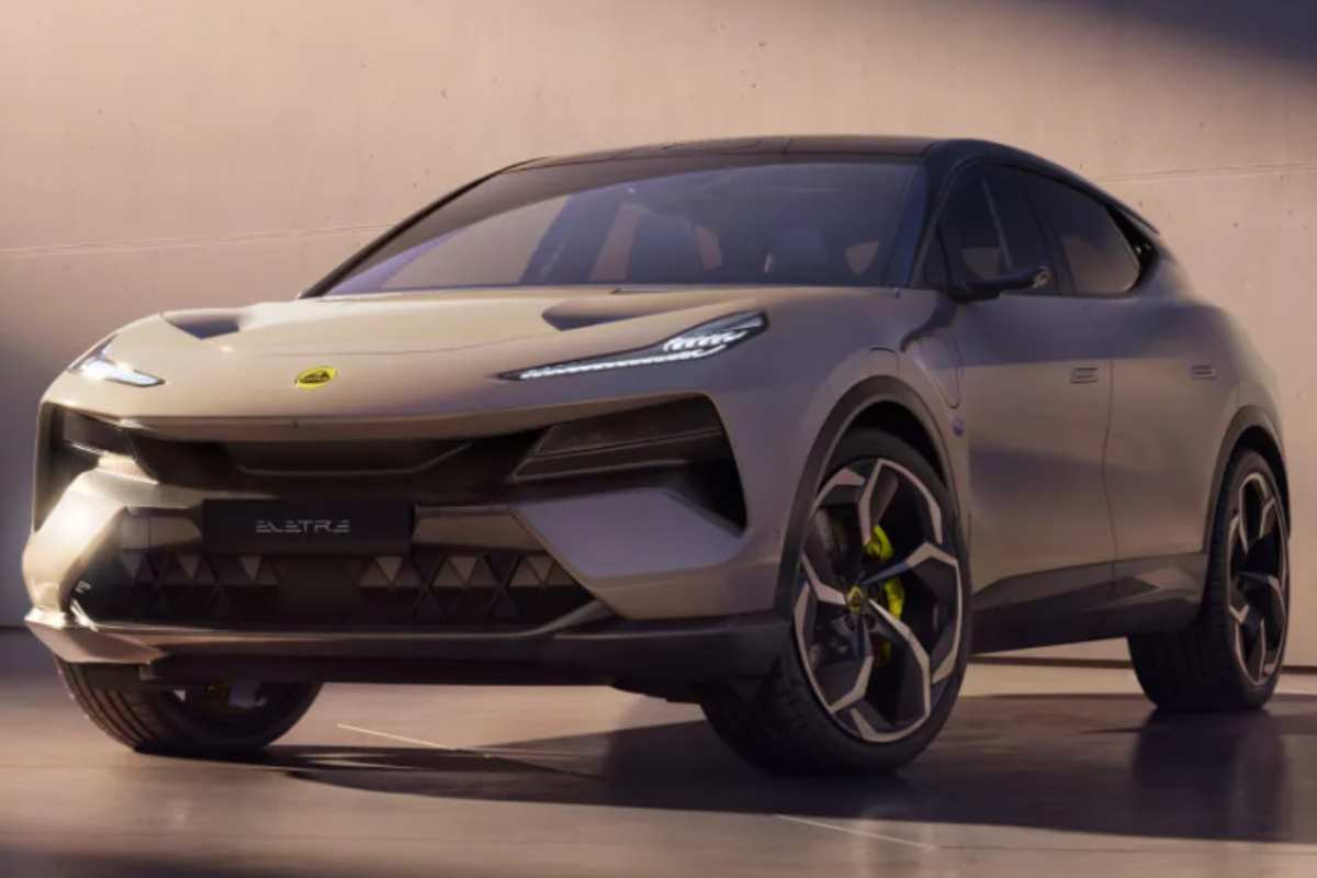 Lotus Eletre, il nuovo Suv elettrico sarà italiano