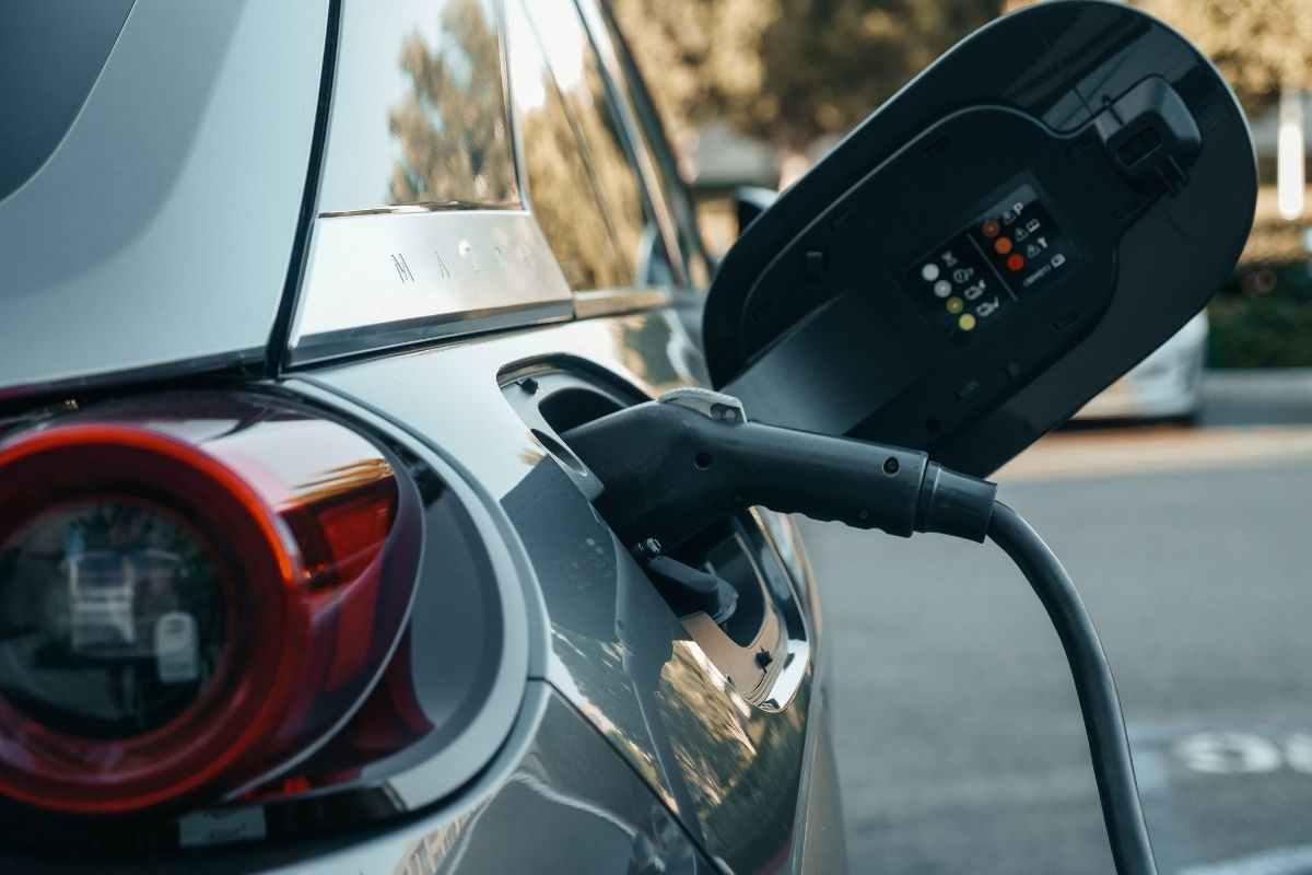 Auto elettrica ora conviene