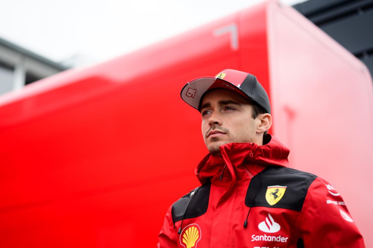 Charles Leclerc attacca Sainz jr
