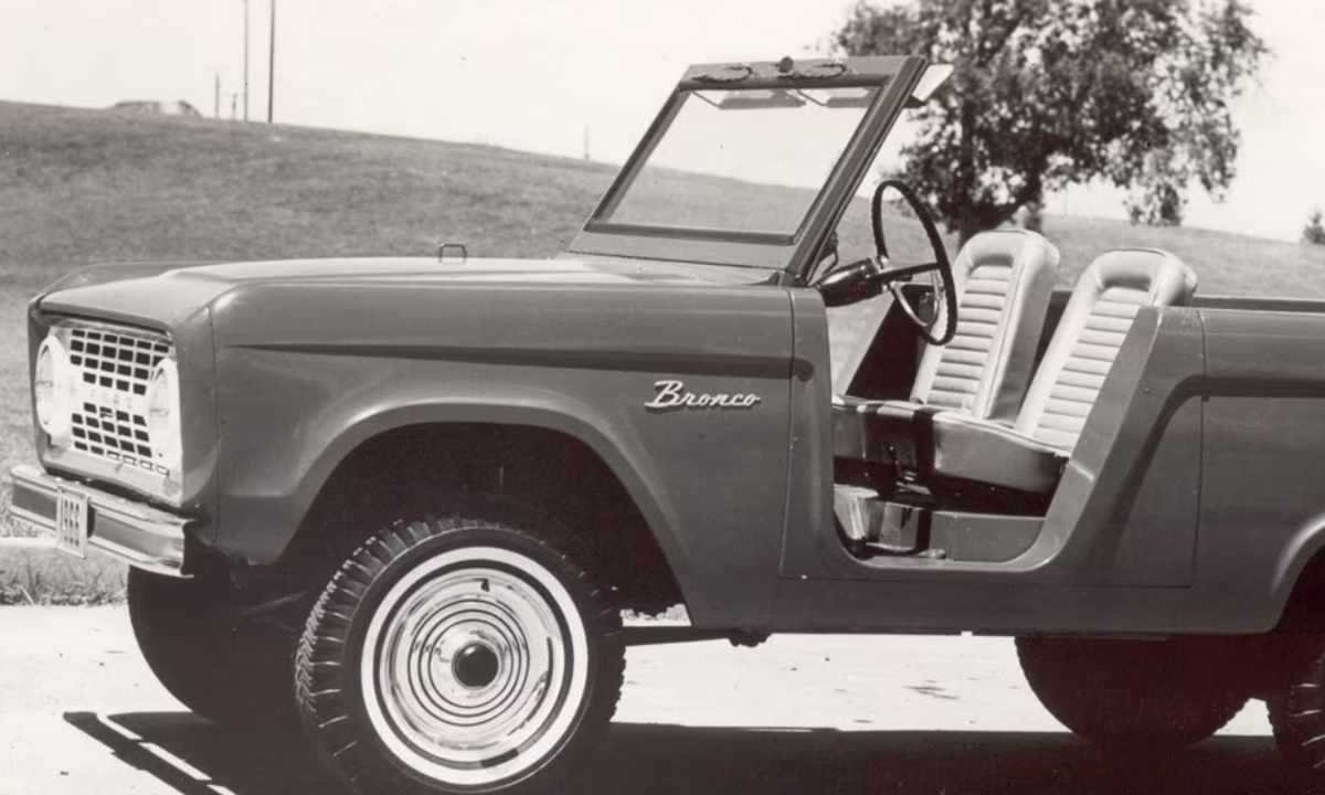 ford bronco asta