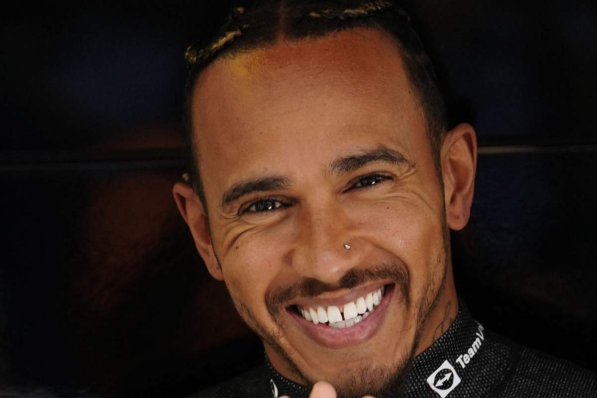 Lewis Hamilton fa sognare i tifosi Ferrari