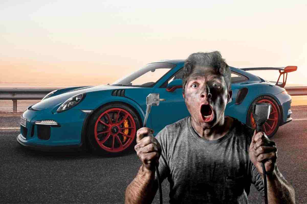 Porsche, le vecchie 911 adesso diventano elettriche: prestazioni da urlo per questi vecchi "ferri"