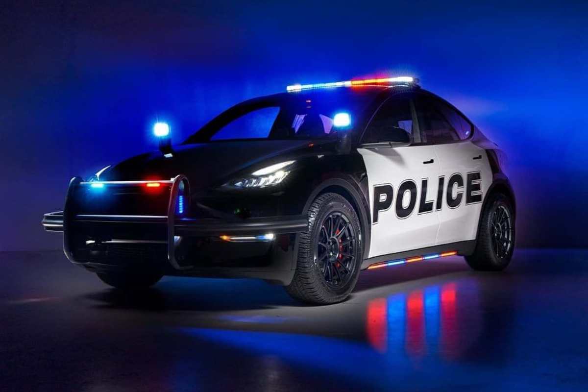 tesla polizia model y