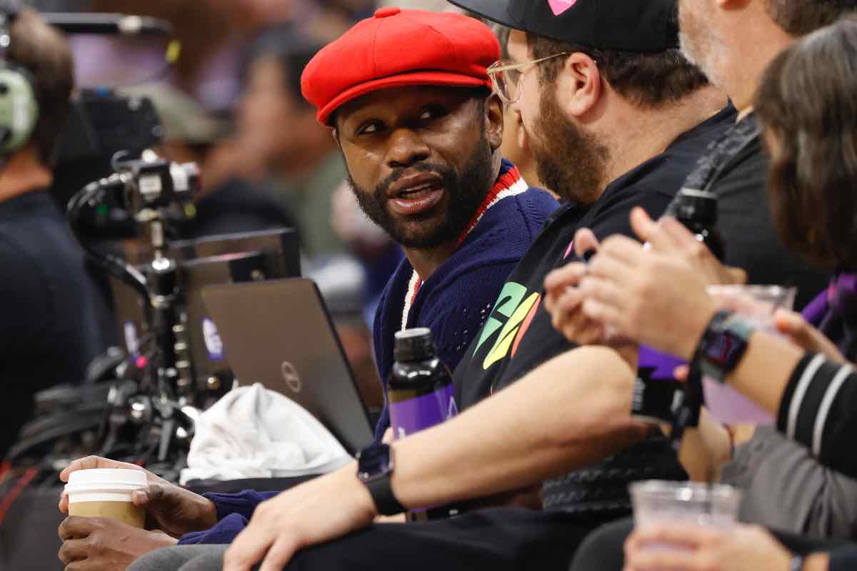 Floyd Mayweather e la chiamata alle 3 di notte in concessionaria