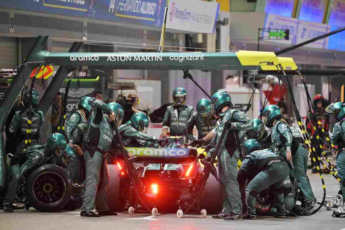 alonso attacco aston martin