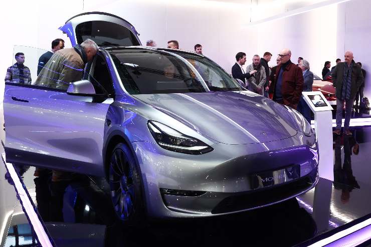 Tesla Model Y rimossa dal listino