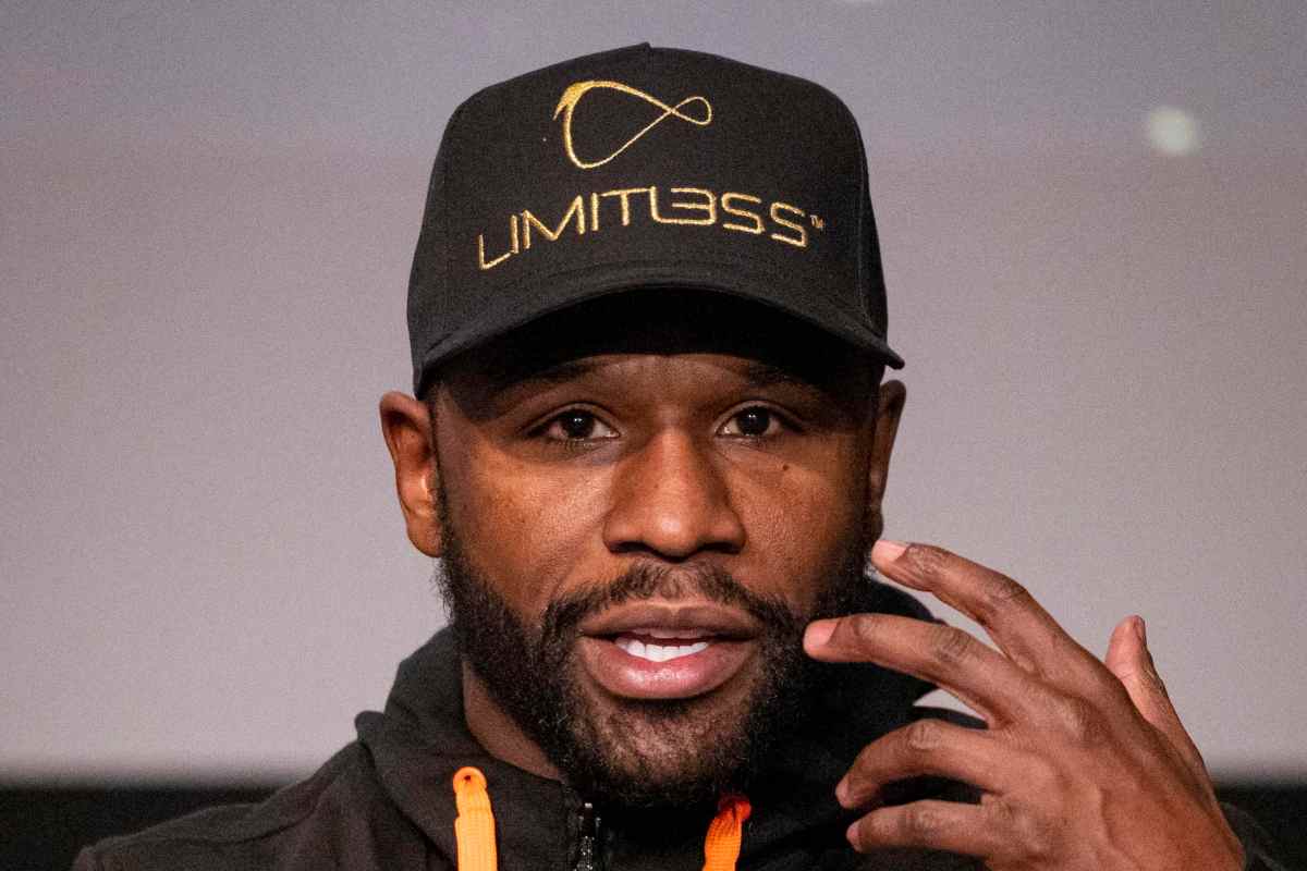 La follia di Floyd Mayweather: "Hai dodici ore per portarmela"